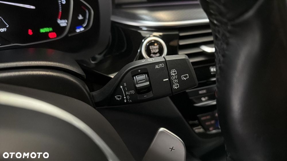 BMW Seria 5 520d xDrive M Sport sport - 24