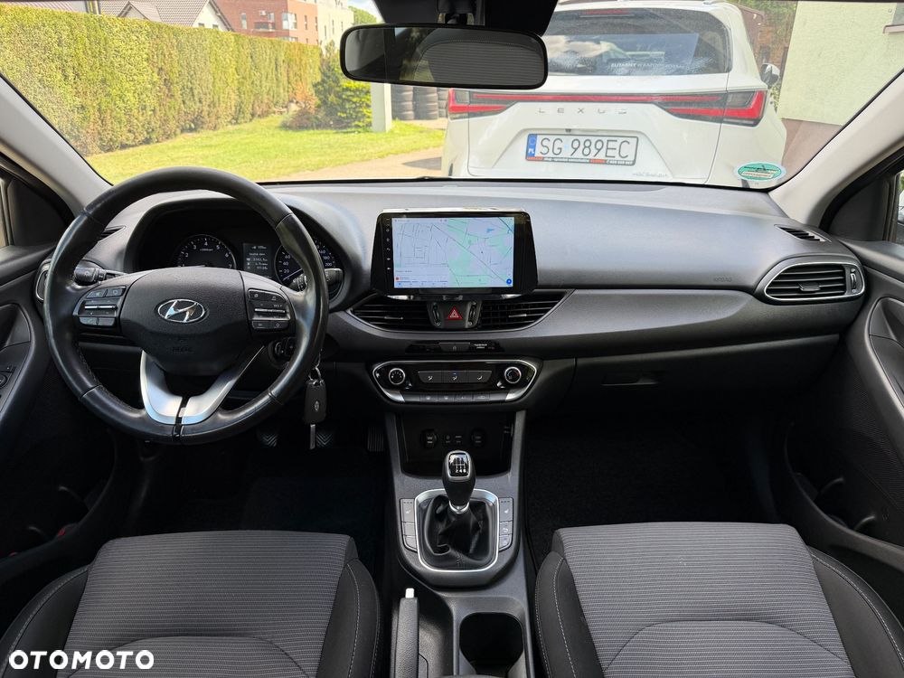 Hyundai i30 blue Kombi 1.4 Trend - 16