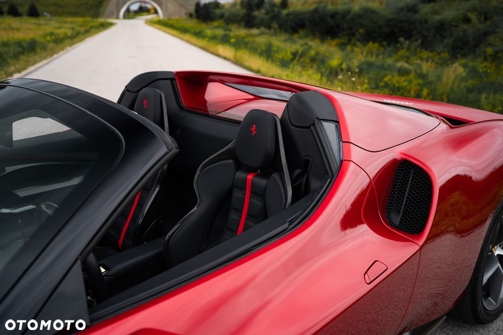 Ferrari 296 GTS - 30