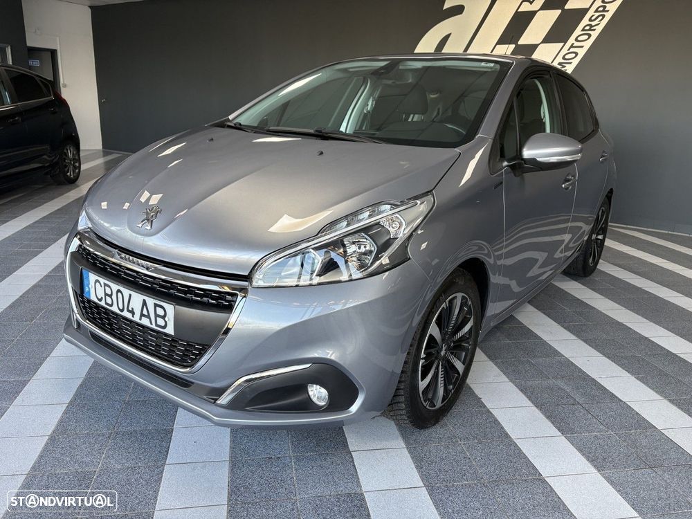 Peugeot 208 1.2 PureTech Signature - 2