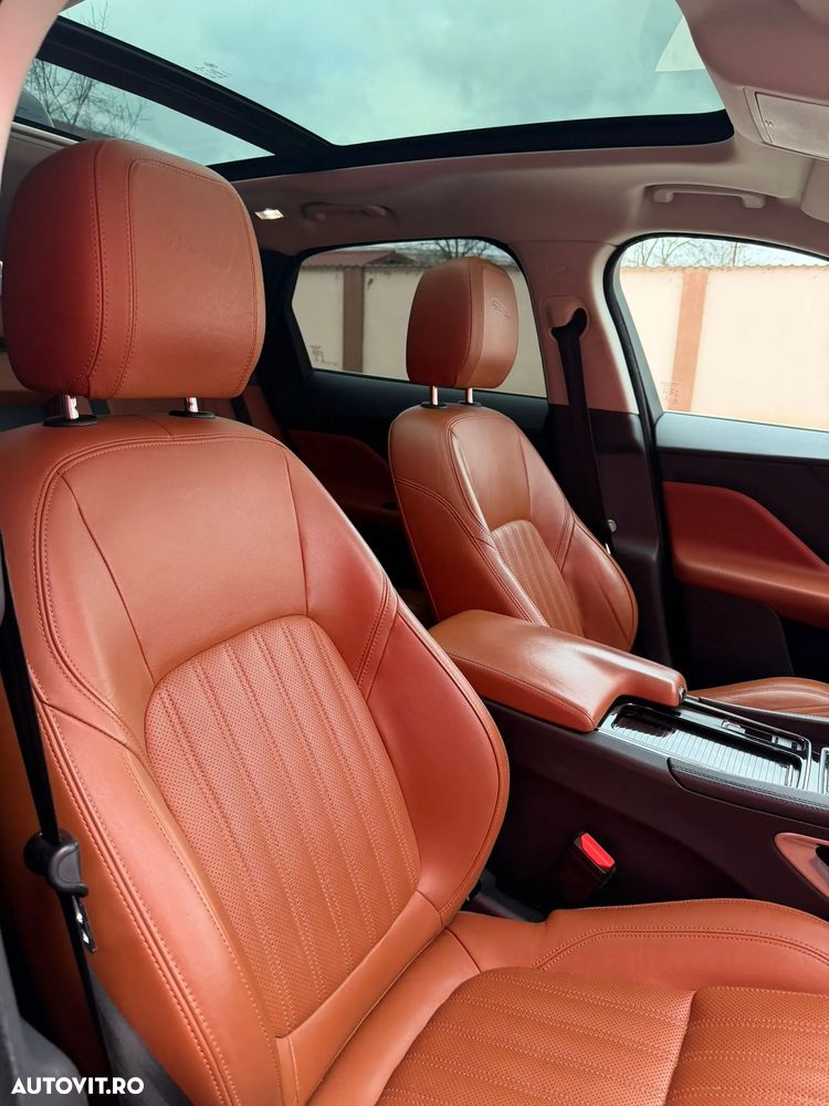 Jaguar F-Pace 25d AWD Aut. Portfolio - 21