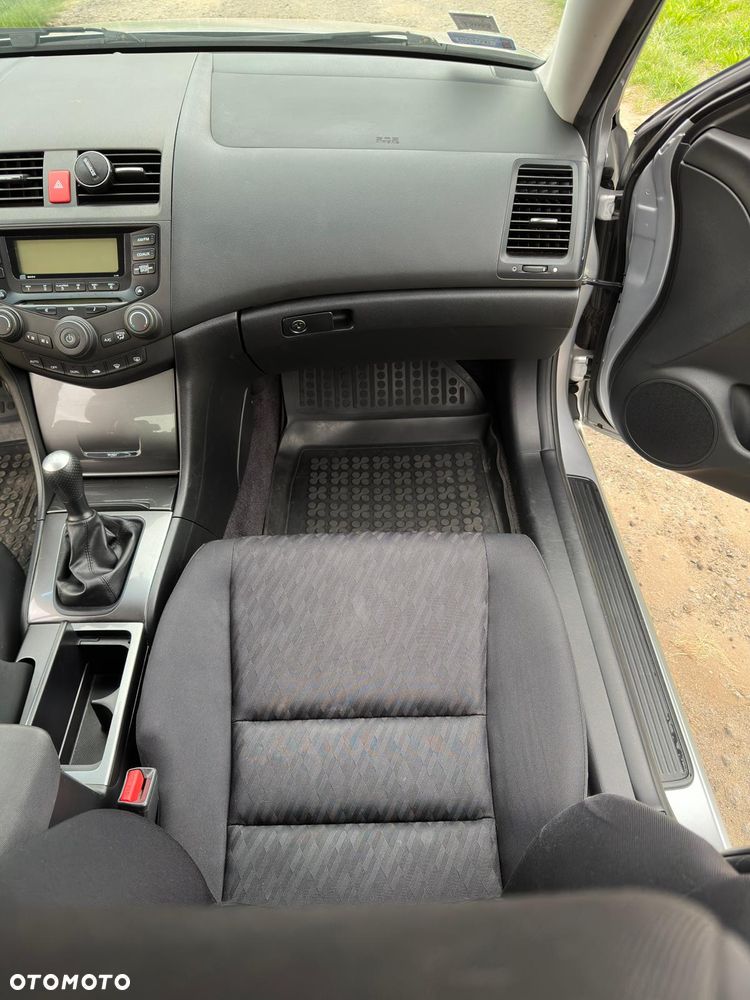 Honda Accord 2.0 Comfort - 27