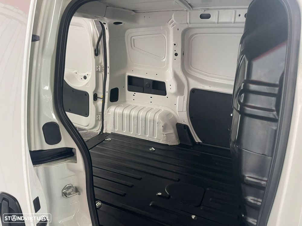 Fiat Fiorino 1.3 M-jet - 17