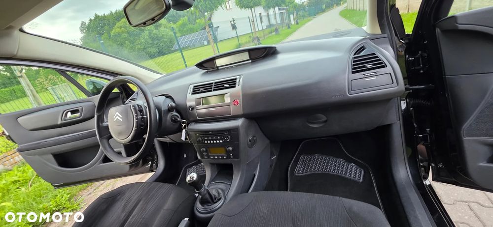 Citroën C4 1.4 16V Advance - 23