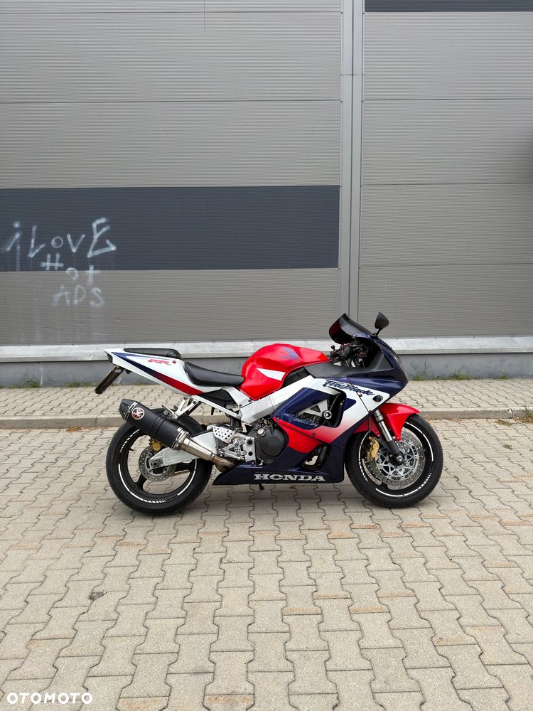 Honda CBR - 7