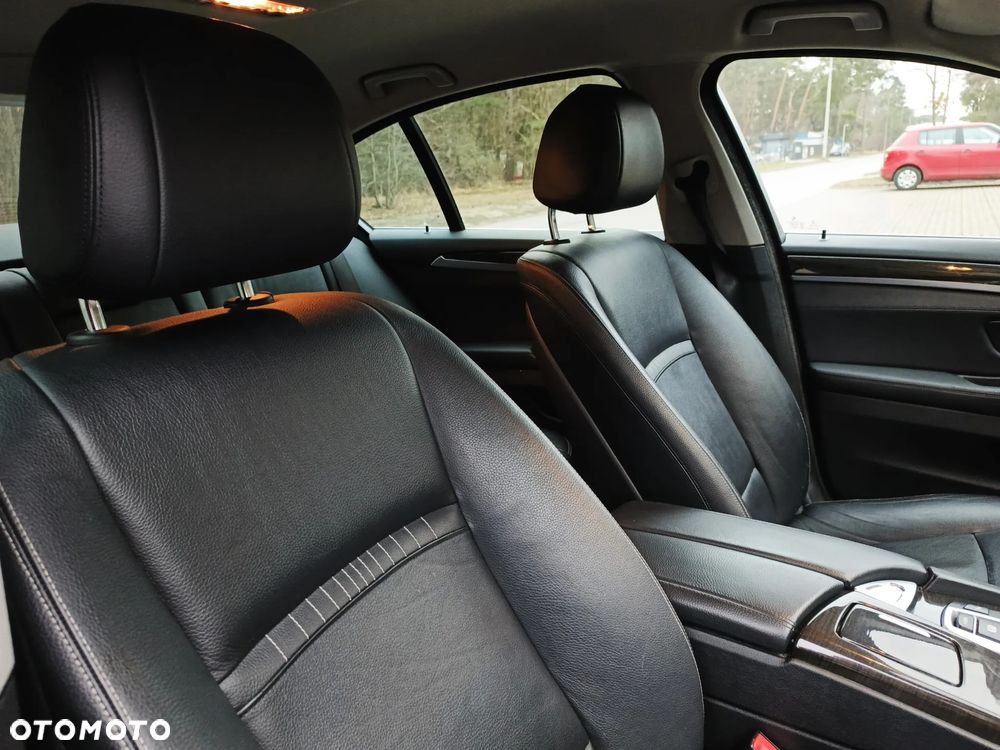 BMW Seria 5 520d Luxury Line - 15