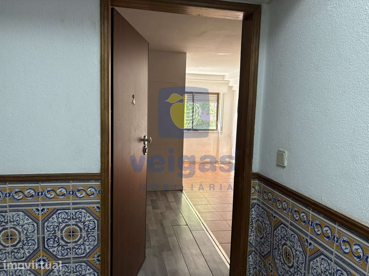Atelier / Estúdio transformado em T1 no centro da Agualva - Grande imagem: 2/16