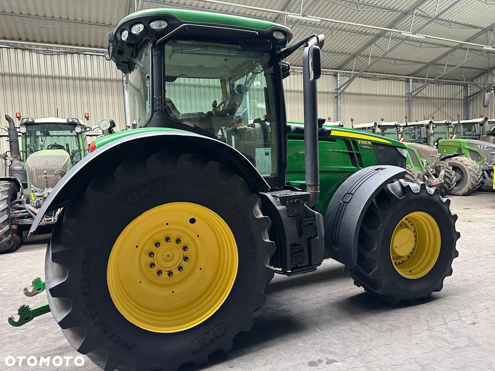 John Deere 7230R - 8