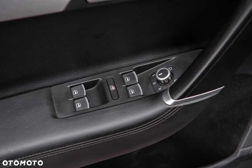 Volkswagen Passat Variant - 16