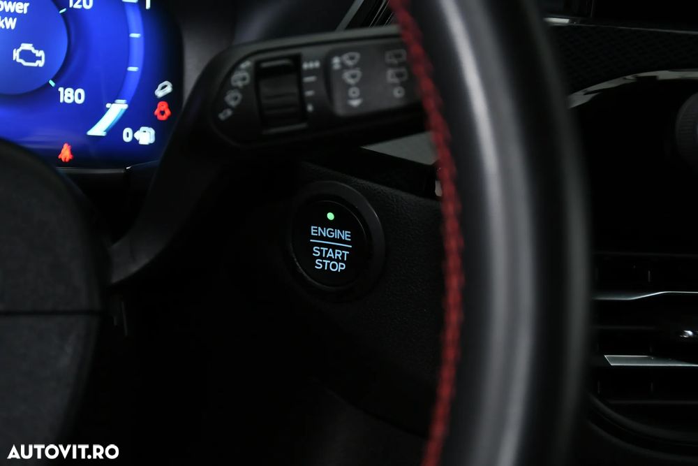 Ford Kuga 2.5 Duratec FHEV 4x4 ST-LINE - 40