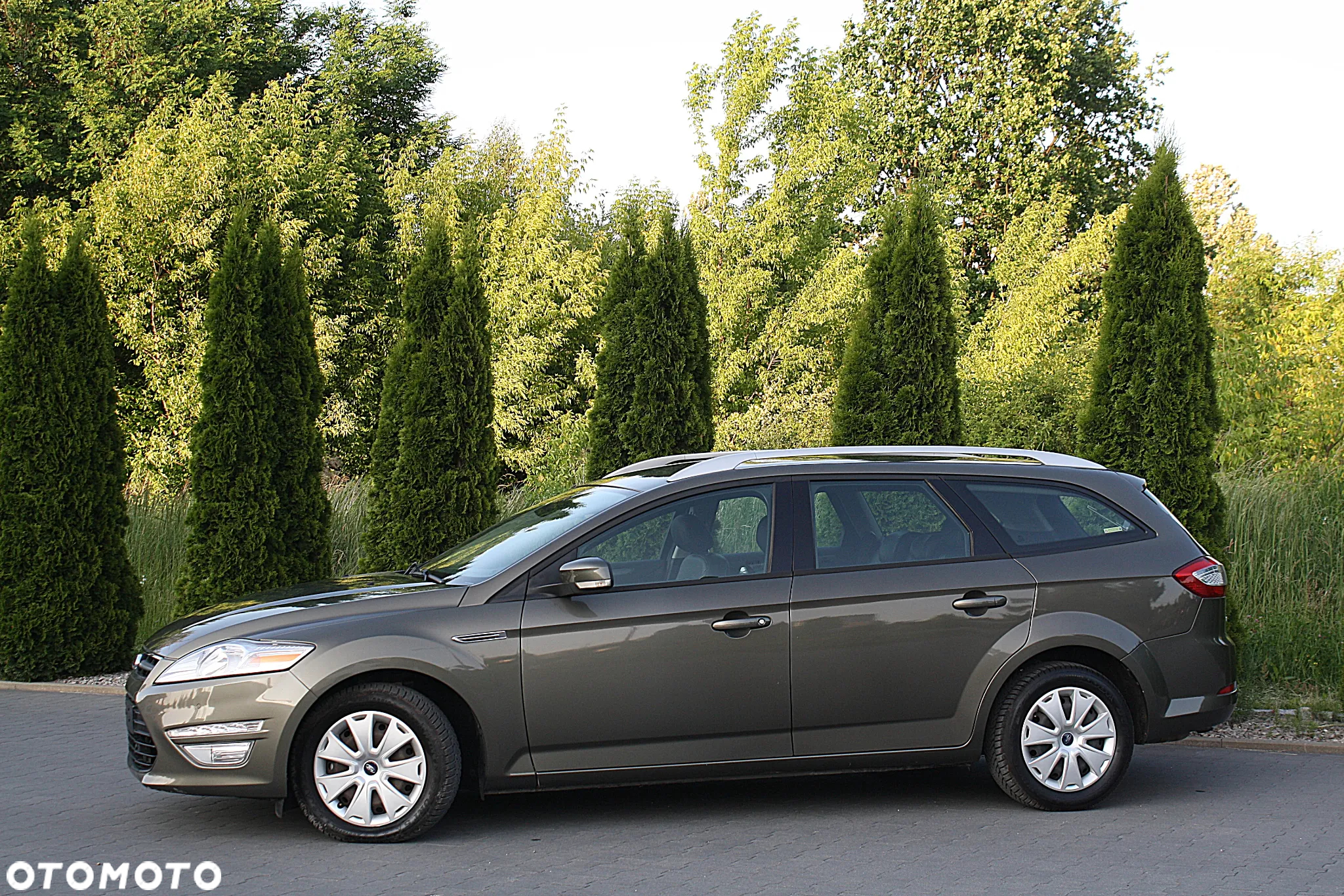 Ford Mondeo 1.6 T Gold X - 12