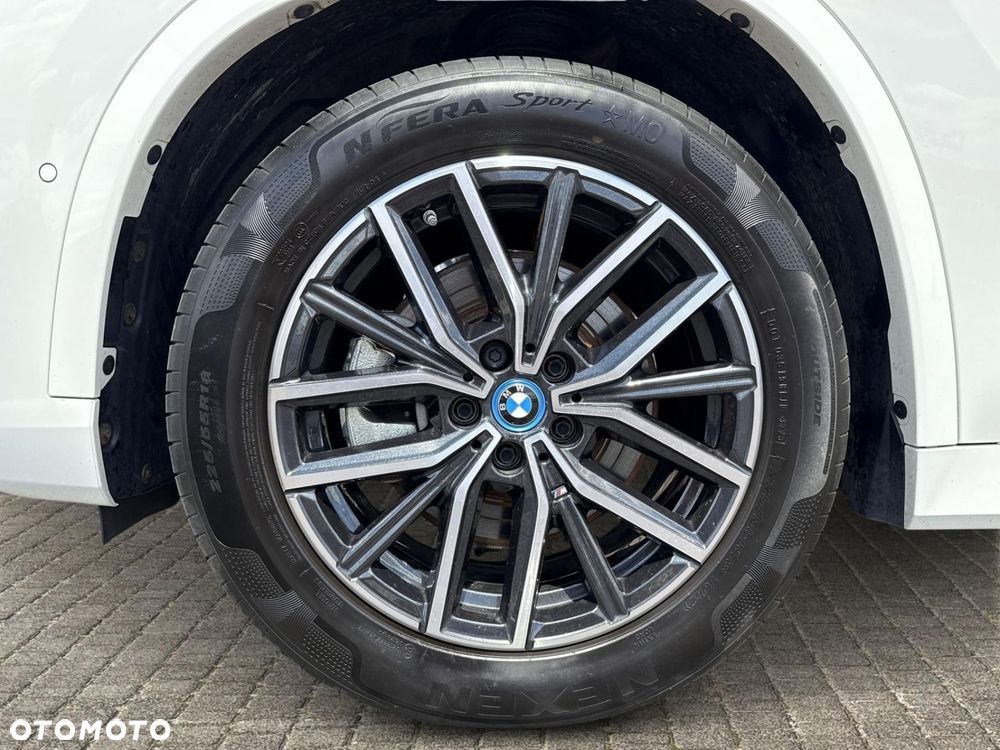 BMW iX1 - 4