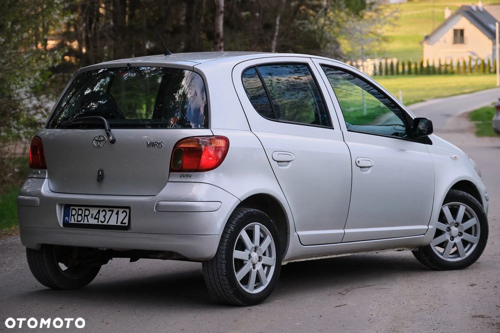 Toyota Yaris 1.3 VVT-i Executive - 12