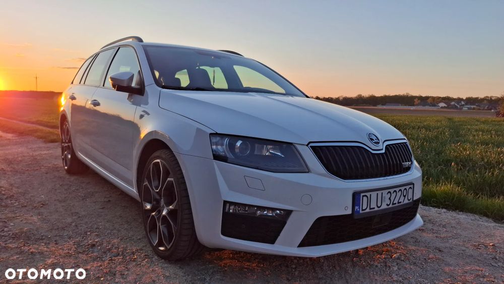Skoda Octavia 2.0 TDI DSG RS - 2