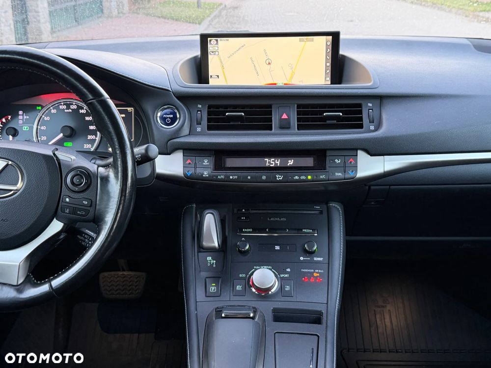Lexus CT 200h Prestige - 24