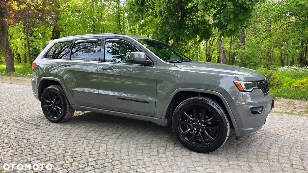 Jeep Grand Cherokee - 13