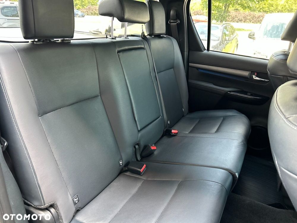Toyota Hilux 2.8 D-4D mHEV Double Cab Invincible 4x4 - 24
