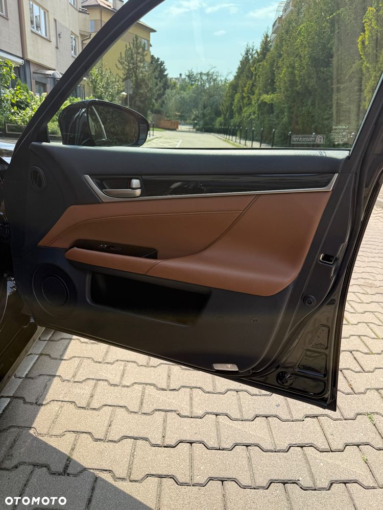 Lexus GS 300h Elite - 11