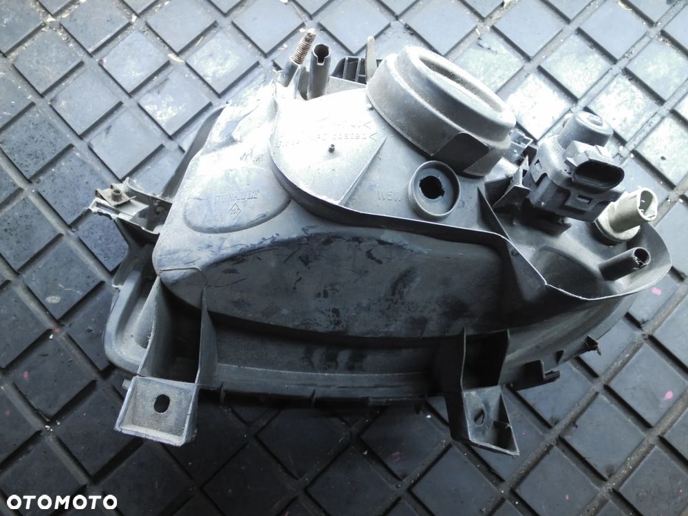 LAMPA PRAWY PRZÓD RENAULT CLIO II - 2