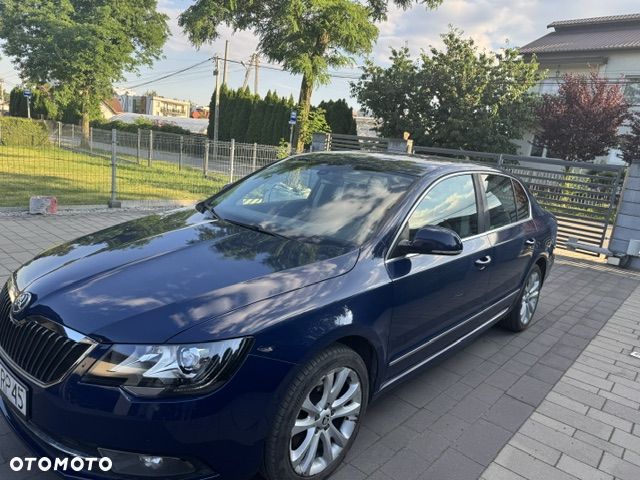 Skoda Superb 2.0 TDI 4x4 Elegance - 3