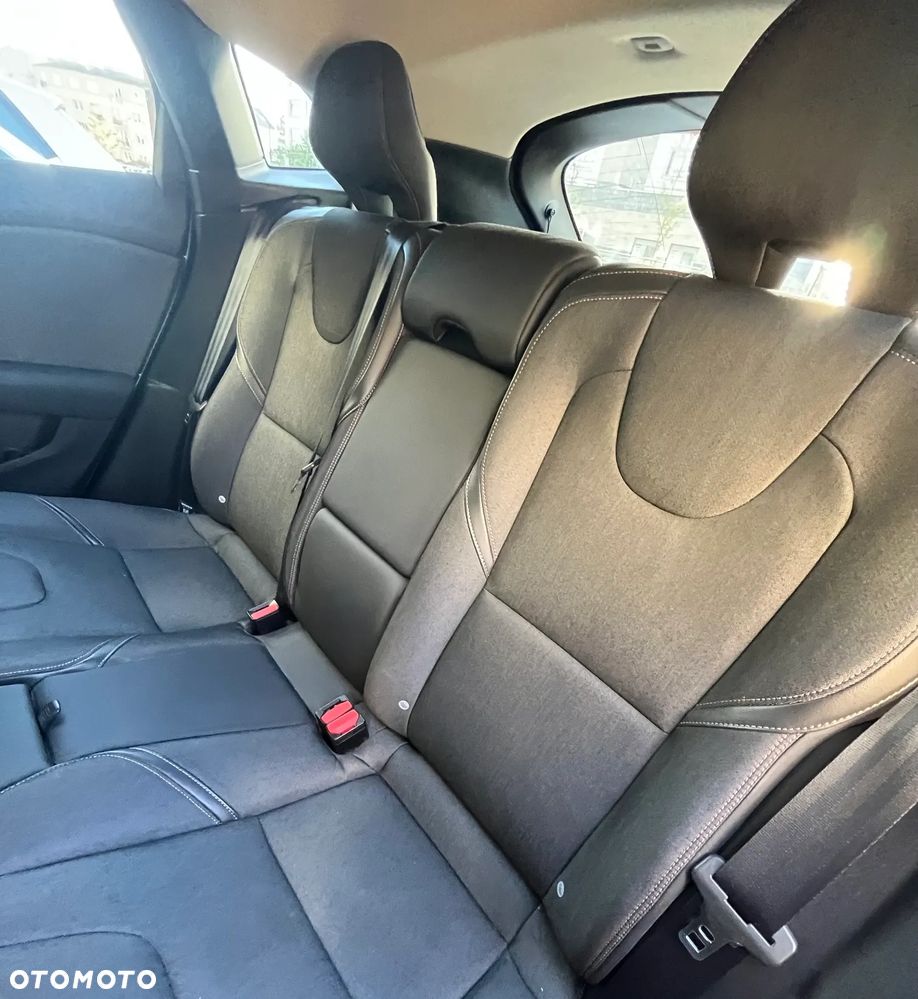 Volvo V40 T4 Kinetic - 6