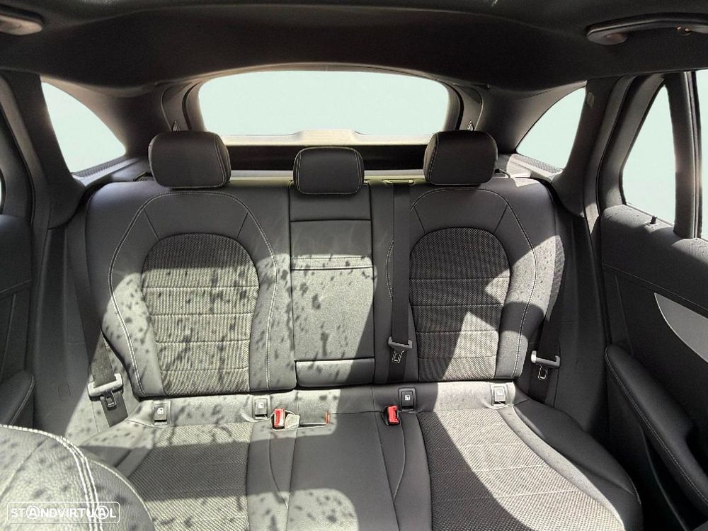 Mercedes-Benz GLC 300 e 4Matic - 25