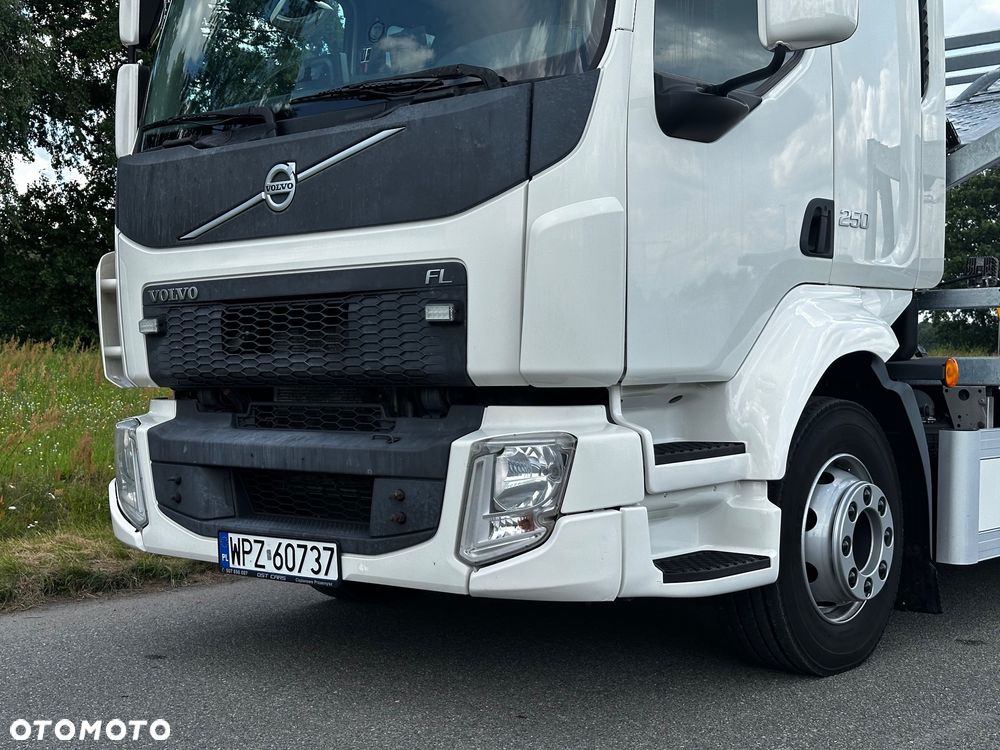 Volvo FL250 euro 6 autotransporter laweta LF4 Nowe Tacho piętro - 11