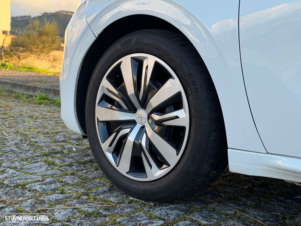 Peugeot 208 1.2 PureTech Active - 17