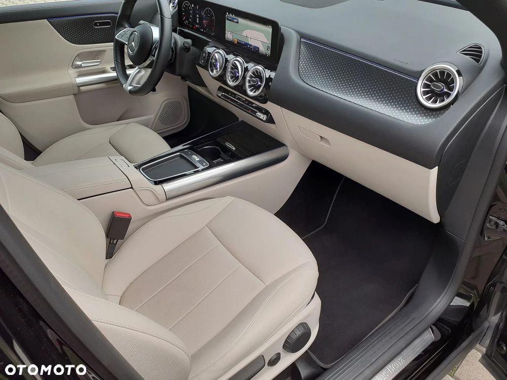 Mercedes-Benz GLA 200 Progressive - 23