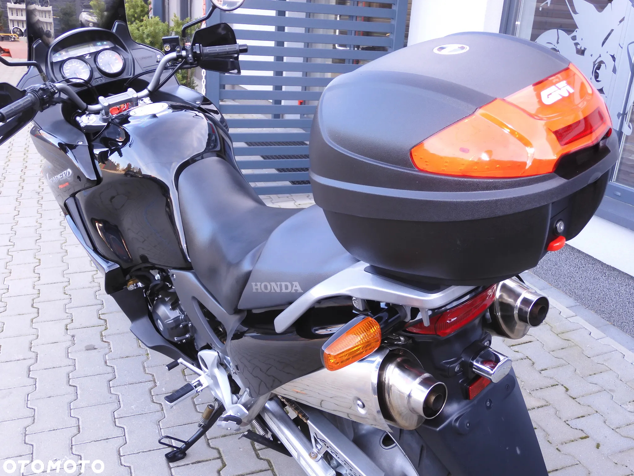 Honda XL - 25