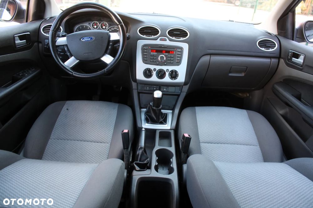 Ford Focus 1.6 16V Ghia - 7