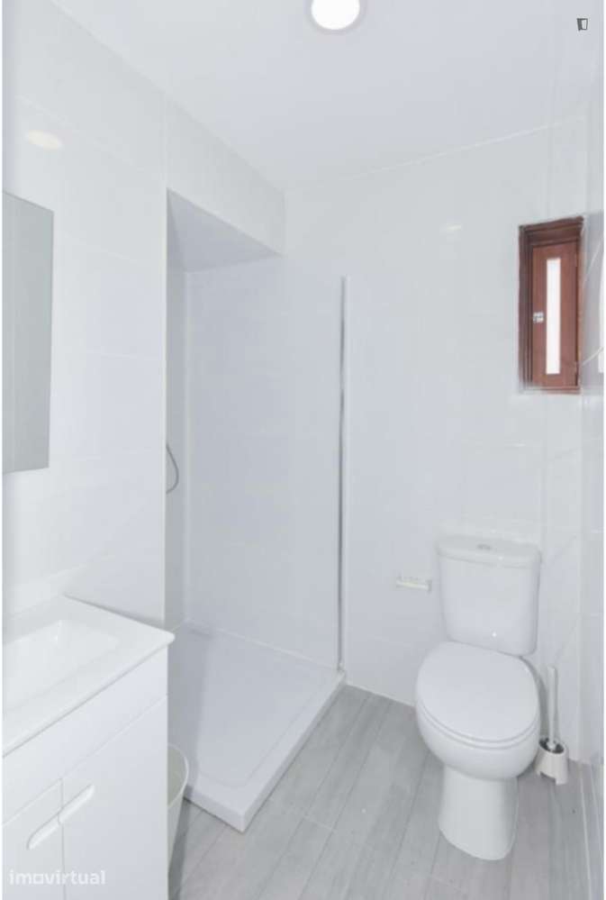 Quarto - localizado em Paranhos Porto - Grande imagem: 3/7