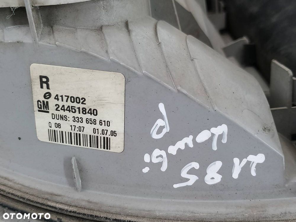 LAMPA TYLNA PRAWA OPEL ASTRA H 417002  24451840 KOMBI - 2
