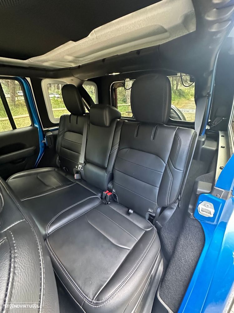 Jeep Wrangler - 15