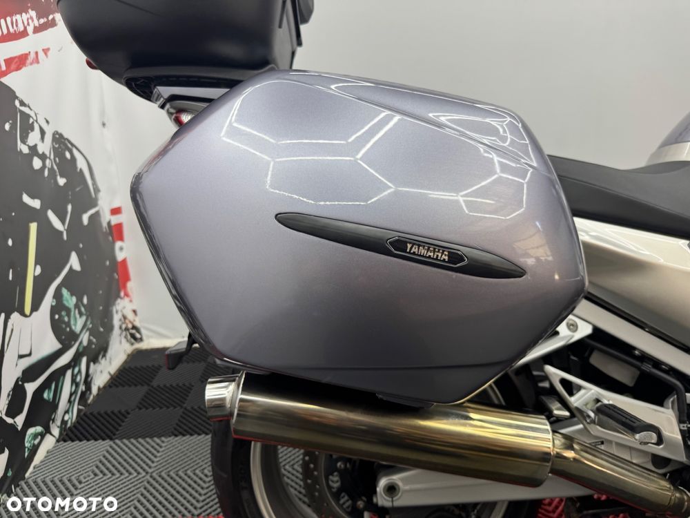 Yamaha FJR - 24