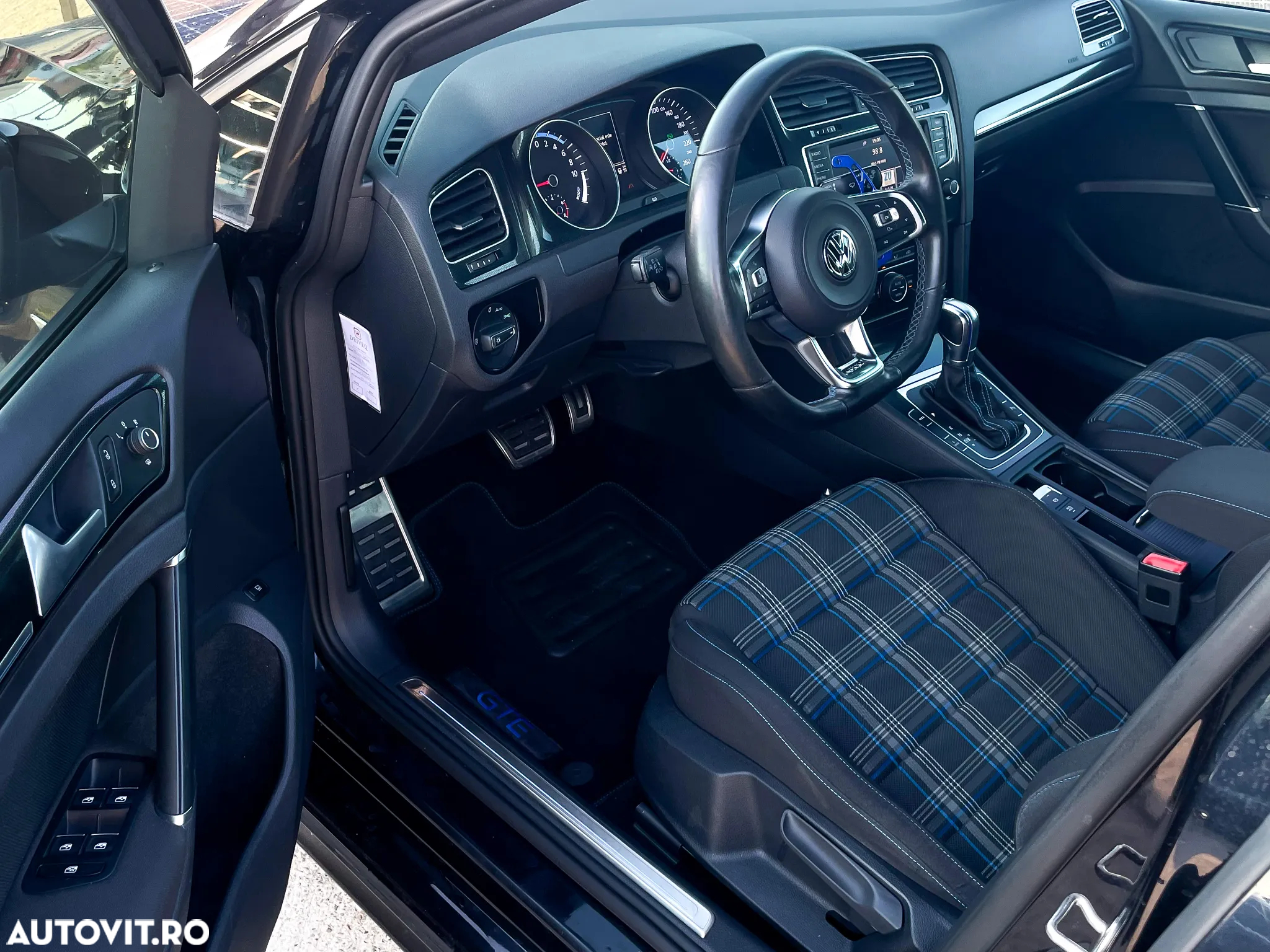 Volkswagen Golf GTE - 9