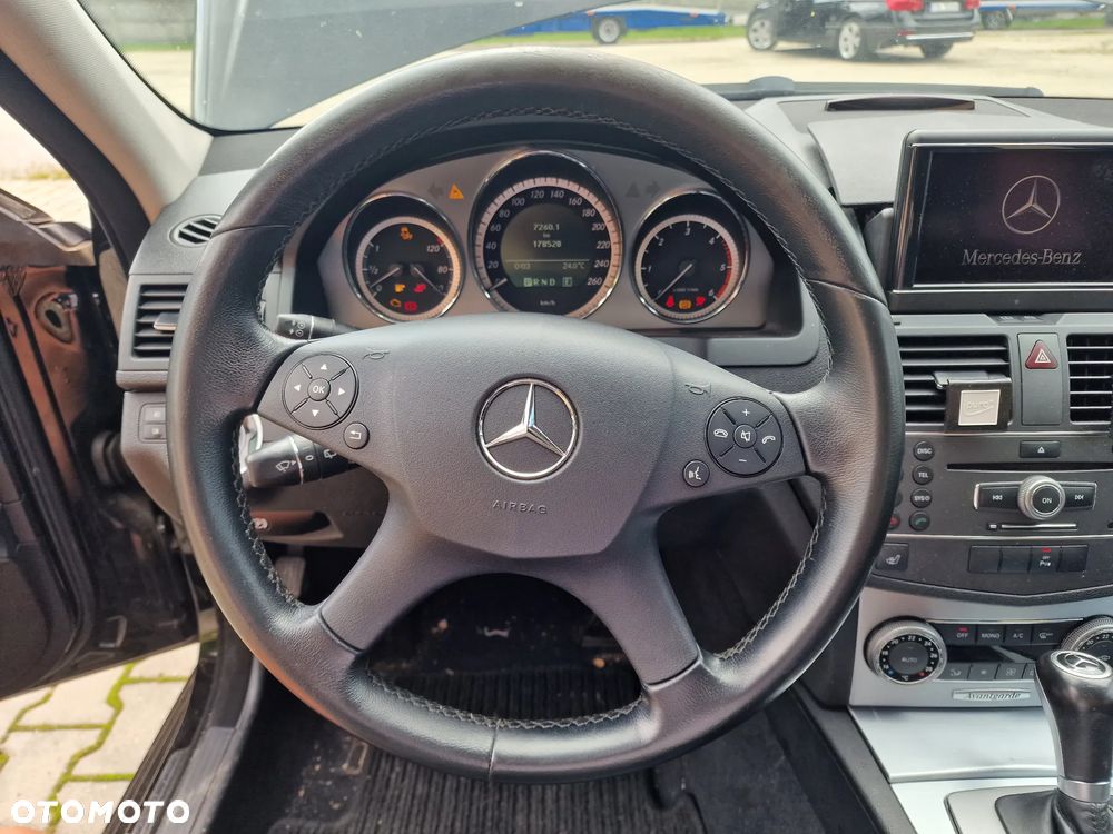 Mercedes-Benz Klasa C 220 T CDI DPF Automatik Avantgarde - 19