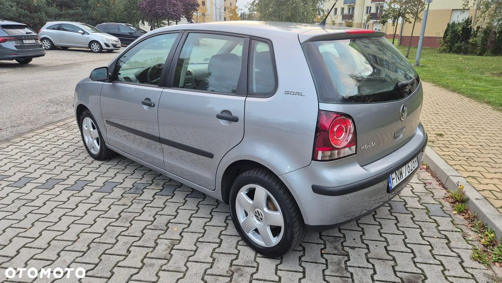 Volkswagen Polo - 4