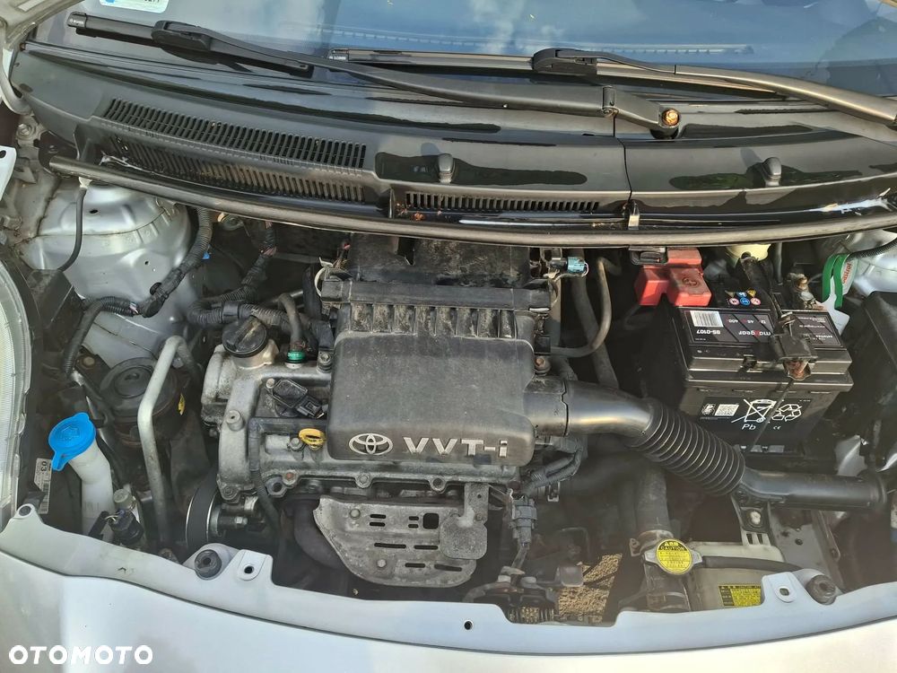 Toyota Yaris 1.3 Sol - 17