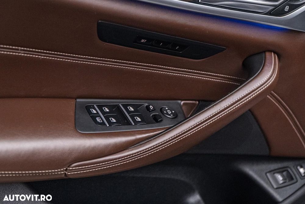 BMW Seria 5 530e iPerformance Aut. Luxury Line - 30