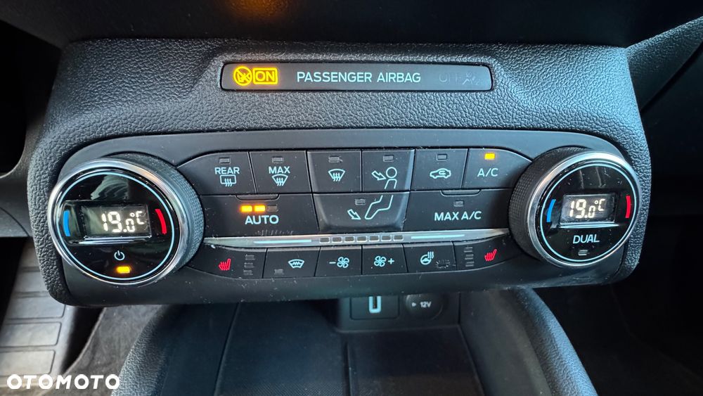 Ford Focus 1.5 EcoBoost Active X - 19