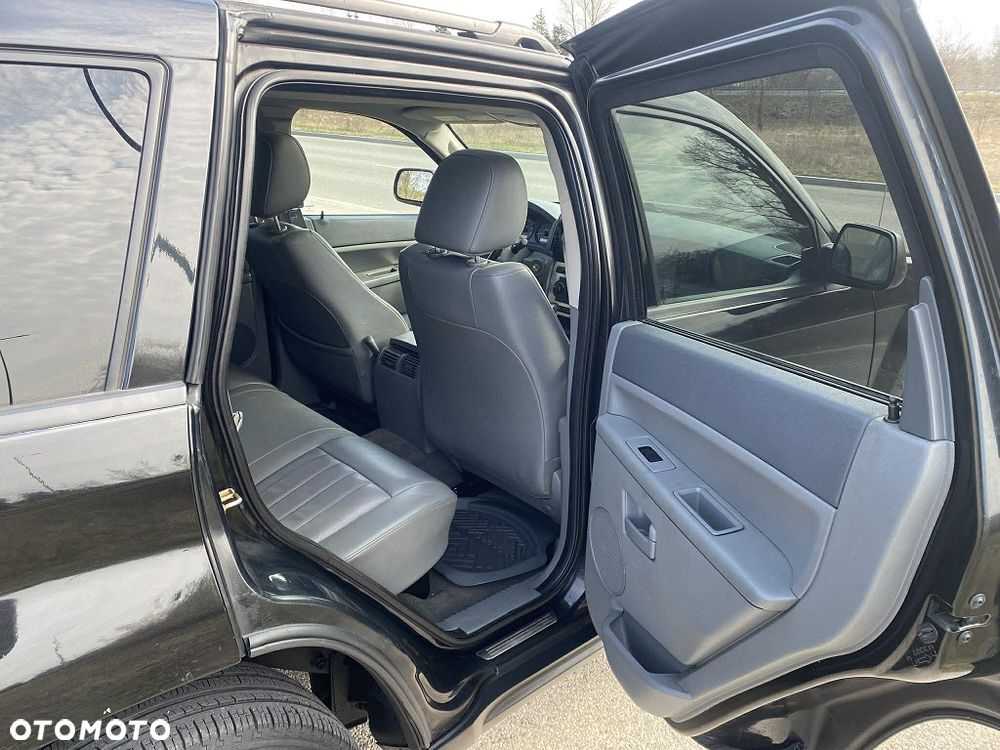 Jeep Grand Cherokee - 11