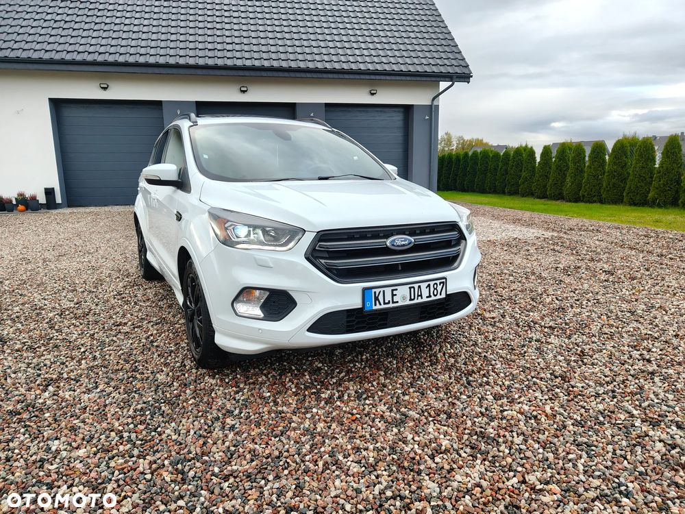 Ford Kuga 1.5 EcoBoost ST-LINE - 24