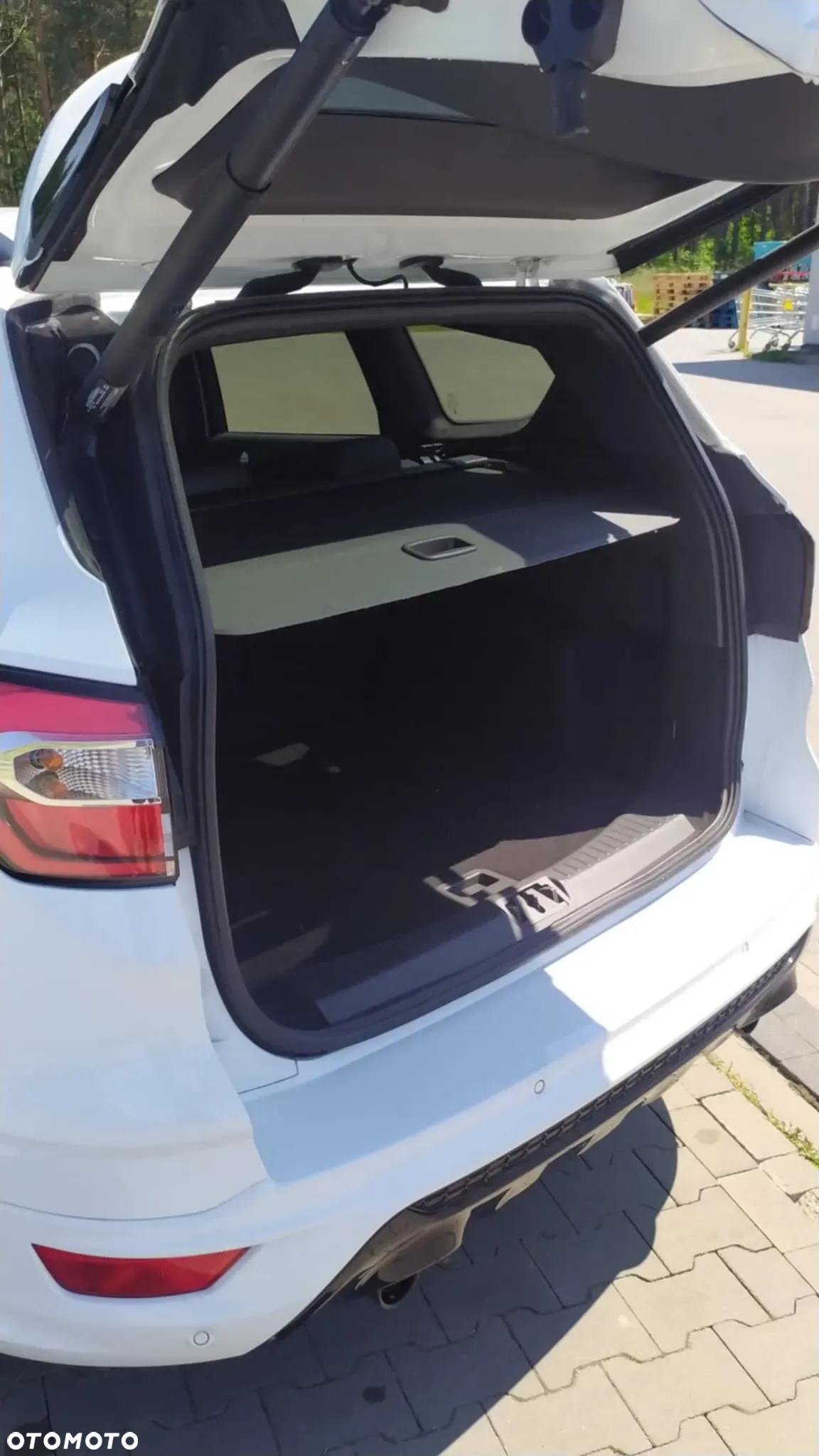 Ford Kuga 1.5 EcoBoost 2x4 ST-Line - 13