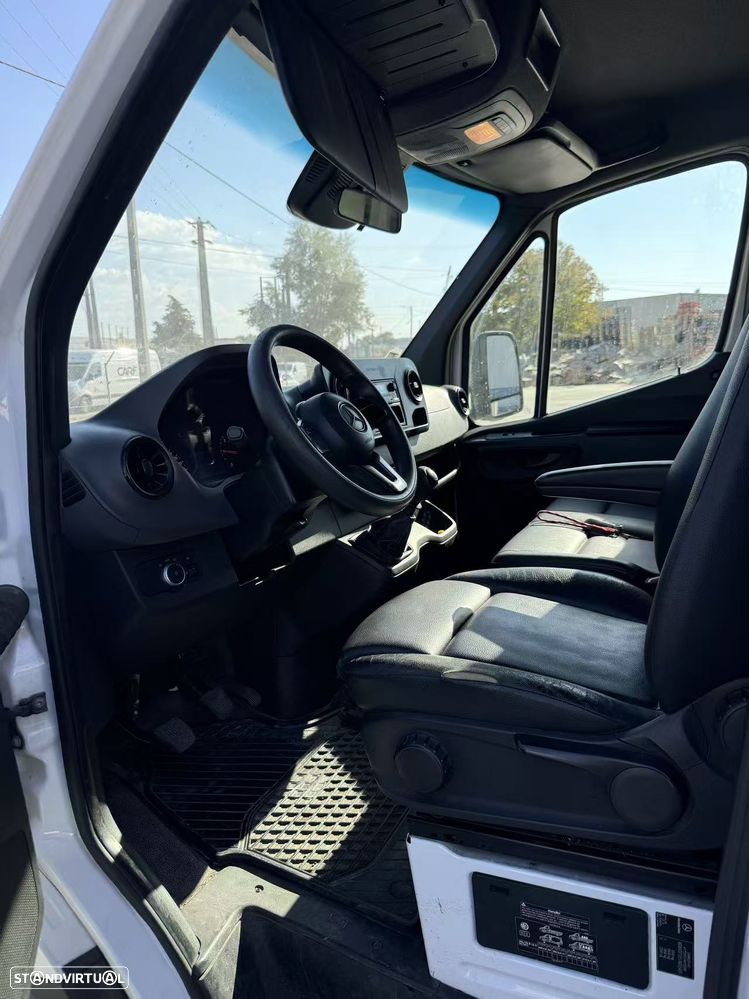 Mercedes-Benz Sprinter - 4