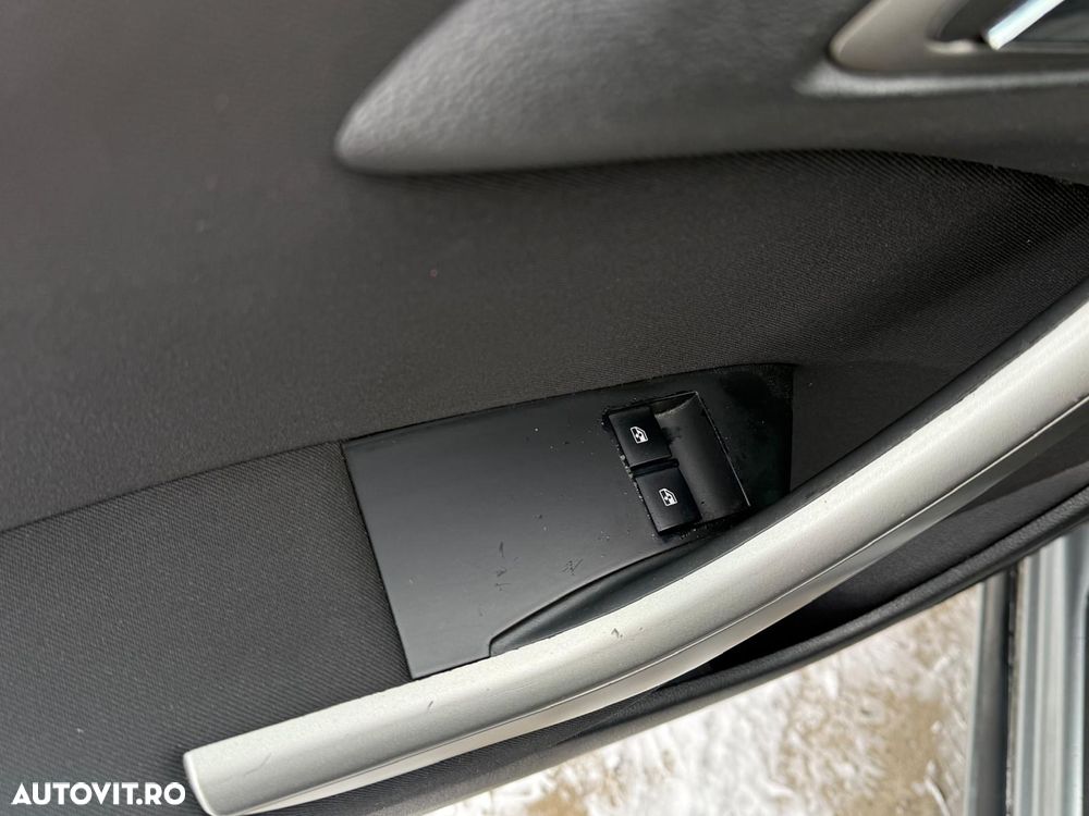 Opel Astra 1.6 Enjoy - 11