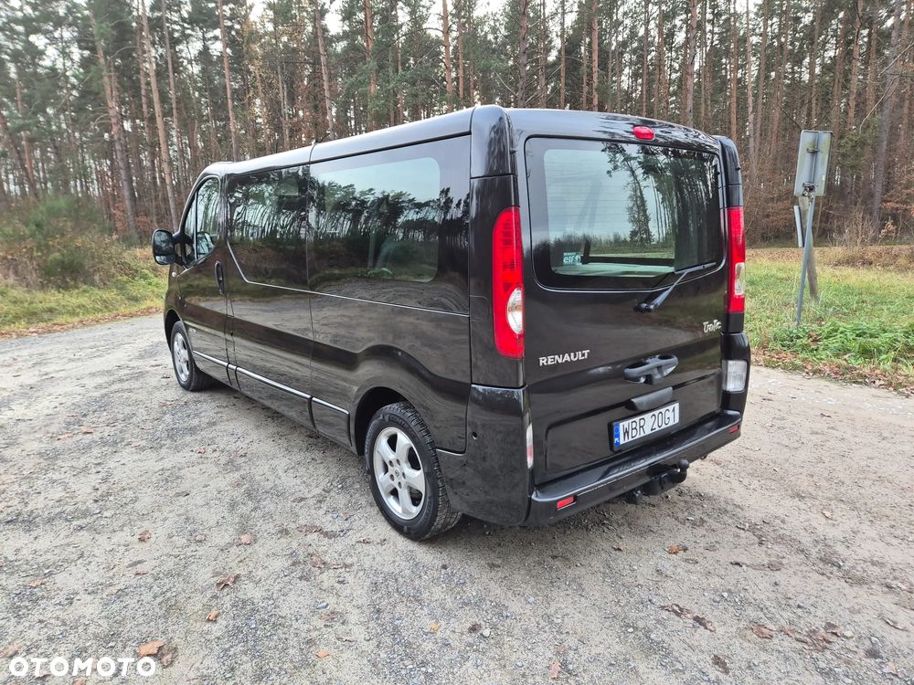 Renault Trafic 2.0 dCi 115 FAP Grand Passenger Black Edition - 8