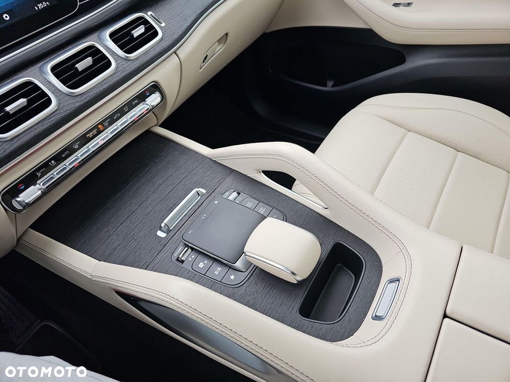 Mercedes-Benz GLE - 28