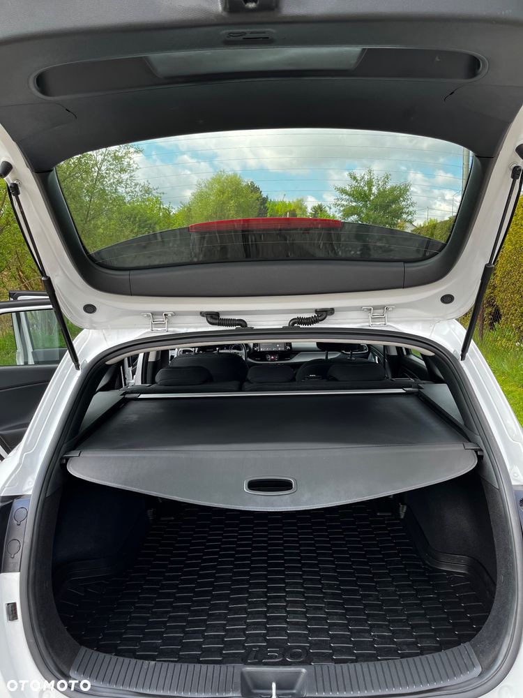 Hyundai i30 1.5 Intro - 15