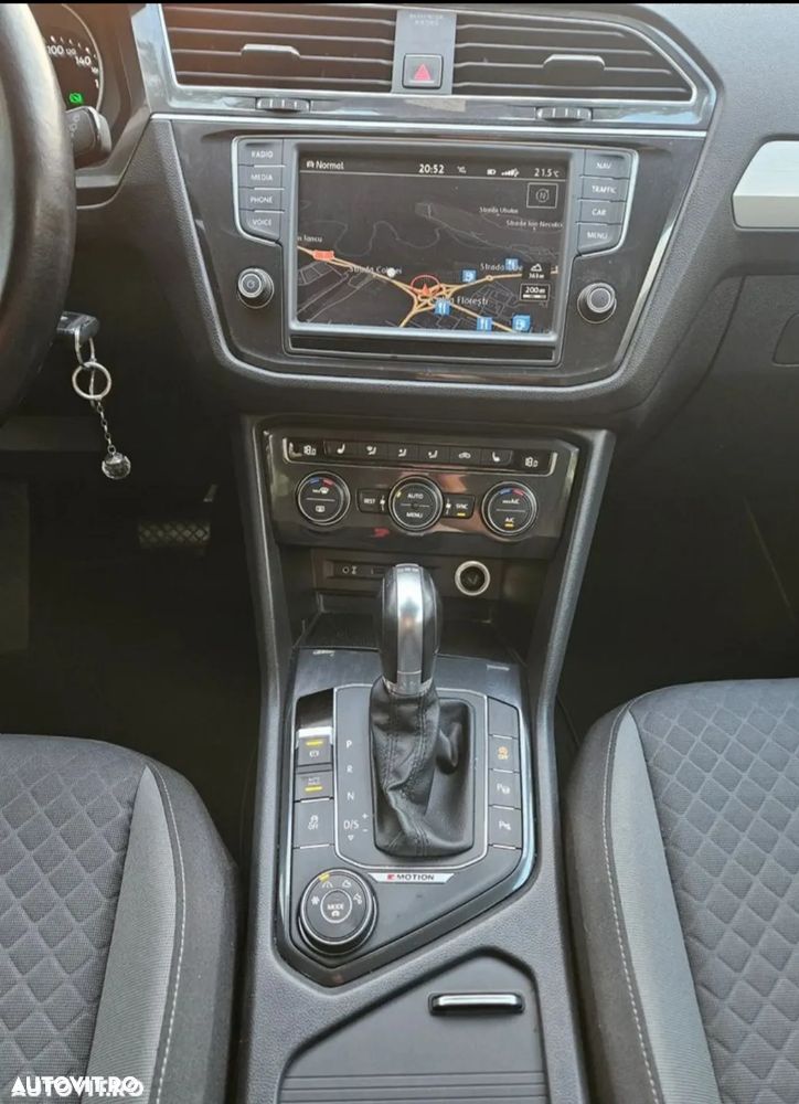 Volkswagen Tiguan - 12